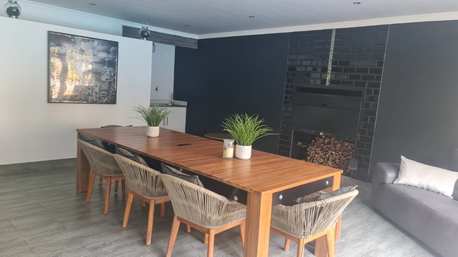 5 Bedroom Property for Sale in Protea Park North West